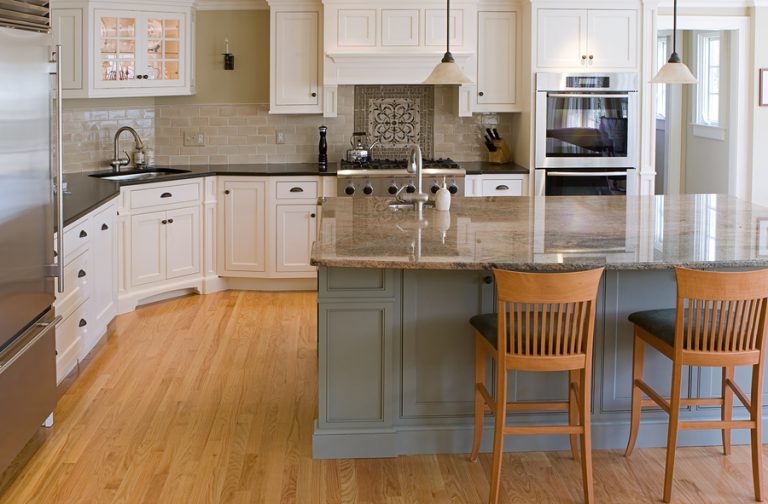 Artful Decorations: Reviving Aging Kitchens